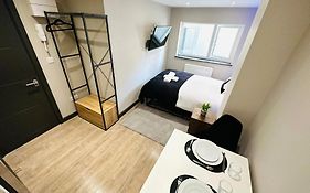 The Seven Sisters House - No 01A - Stylish Comfort Studios